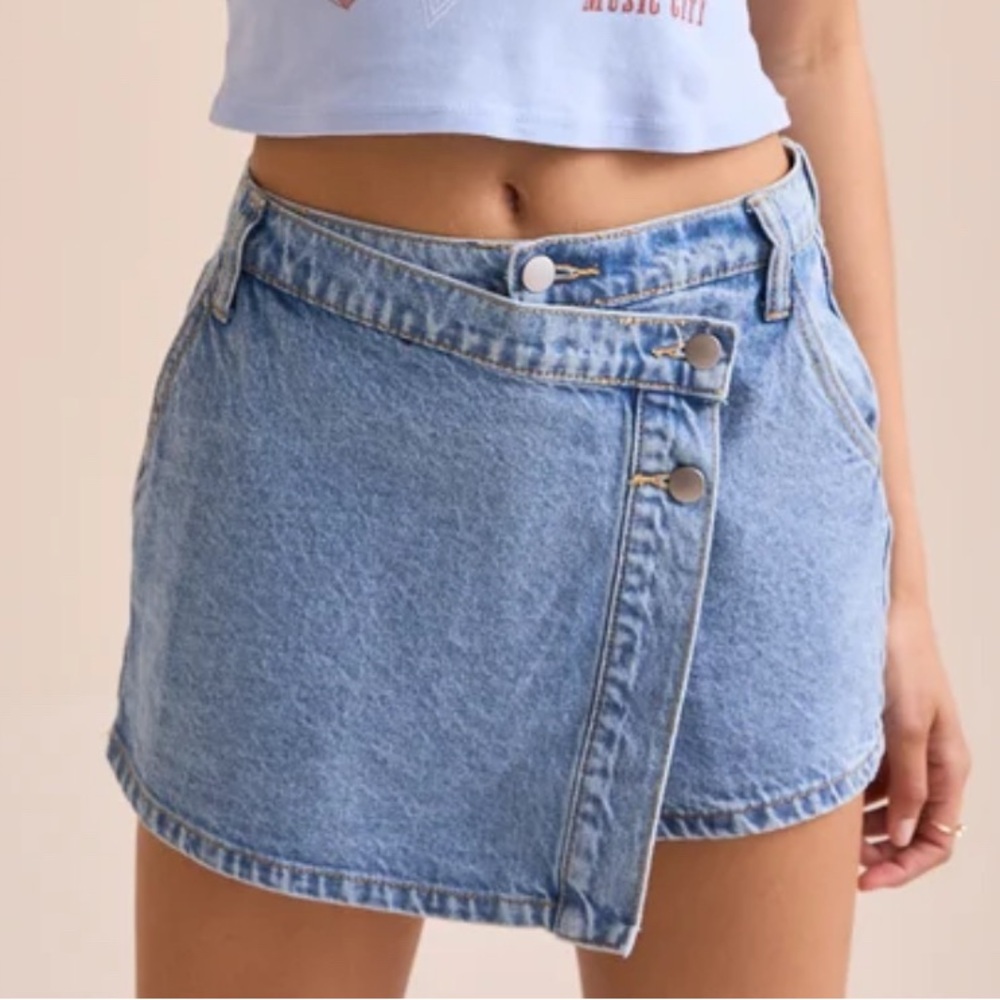Stylish Light Blue Denim Skirt